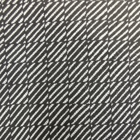 Guess 100% Silk Vintage Geometric Gray Black Long Professional Neck Tie - Picture 4 of 7